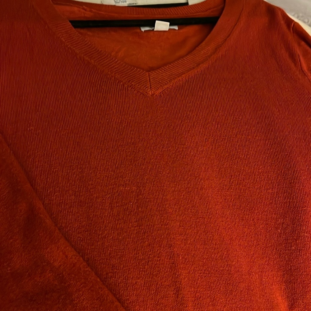 Women's red V-neck light weight sweater size XXL.